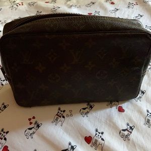 LOUIS VUITTON Monogram Trousse Toilette 23 EUC